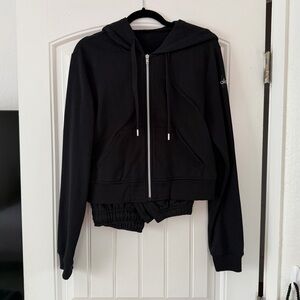 ALO YOGA WOMENS SWEAT SET